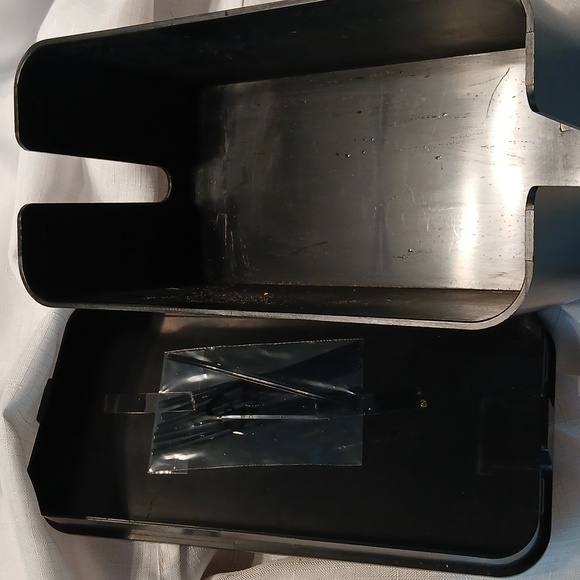 Bluelounge Cablebox Mini Organizer - Picture 3 of 6